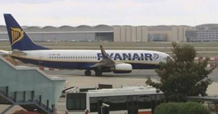 La Xunta descarta reclamar la titularidad de los aeropuertos gallegos pese a la crisis de Ryanair