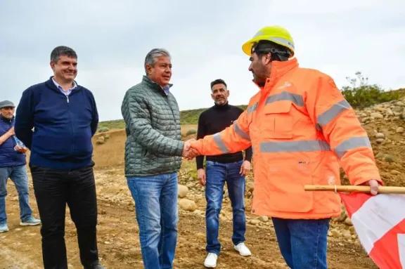 Comenzó la pavimentación de la Ruta 43 entre Las Ovejas y Varvarco con una inversión de $16 mil millones