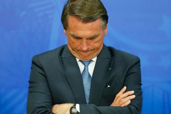 Condenan a Bolsonaro a 27 años por intento de golpe