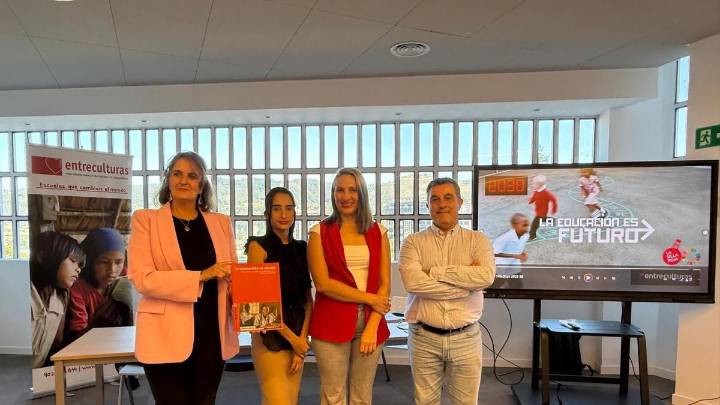Ejemplos de que “la educación cambia vidas”: el caso de Heyda Amalia y el deseo de “concienciar y recaudar” en Oviedo