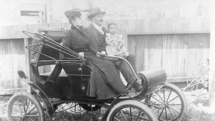 Famed Curved Dash Oldsmobile donated to Lansing museum by MSU