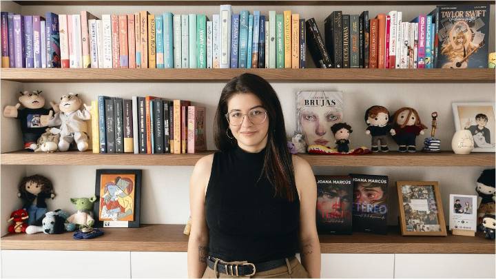 Joana Marcús, la autora joven que más vende en español: «Si no hubiera tenido dislexia, igual nunca me habría dedicado a escribir»