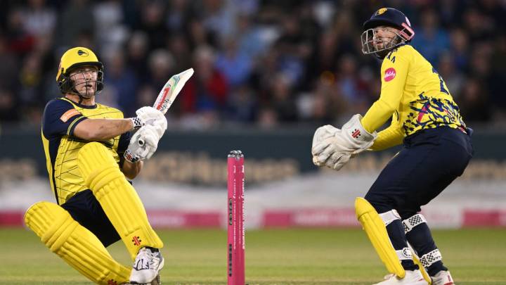 Vitality Blast: Hampshire beat Durham to qualify for T20 Finals Day