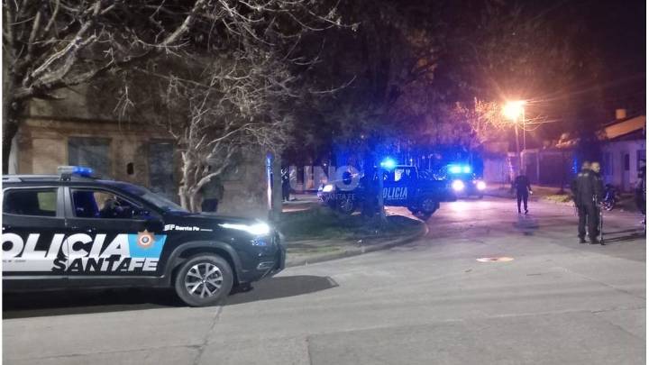 Balearon a un cartonero en barrio Roma tras acusarlo de intentar robar la batería de su auto