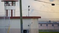 Traslados a prisiones y respaldo judicial: la política migratoria de Estados Unidos vuelve a endurecerse