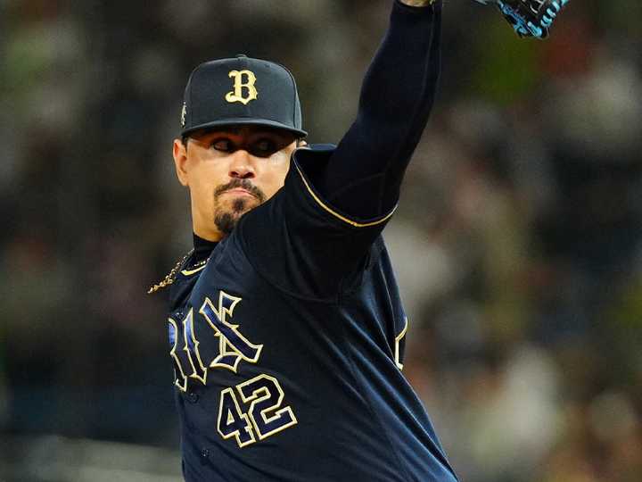 Andrés Machado llega a 25 salvados con Orix en Japón