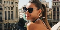 Del blanco etéreo al estallido de color latino: Pampita deslumbró con sus looks en Madrid