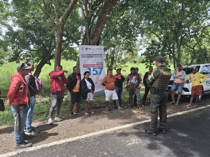 Seccional de Tránsito y Transporte Bolívar lanza campaña «Abrázate a la Vida» en Mompox