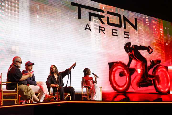 Jared Leto brilla entre las estelas de ‘Tron’ en la Comic