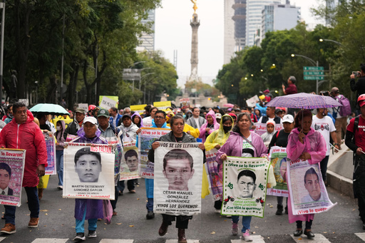 "Verdad y justicia": el grito repetido en México desde 2014 por la desaparición de 43 estudiantes