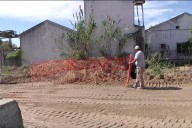 Video: rescataron a un operario atrapado en una zanja tras un deslizamiento de tierra