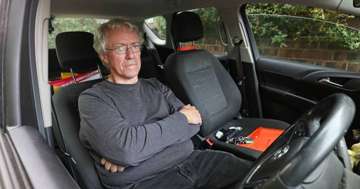 Man lives in a layby in a 14ft Vauxhall Meriva for weeks and has an office in front seat