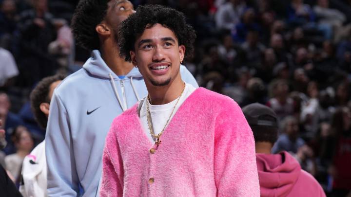 76ers' Jared McCain addresses viral bench press in classic jersey reveal