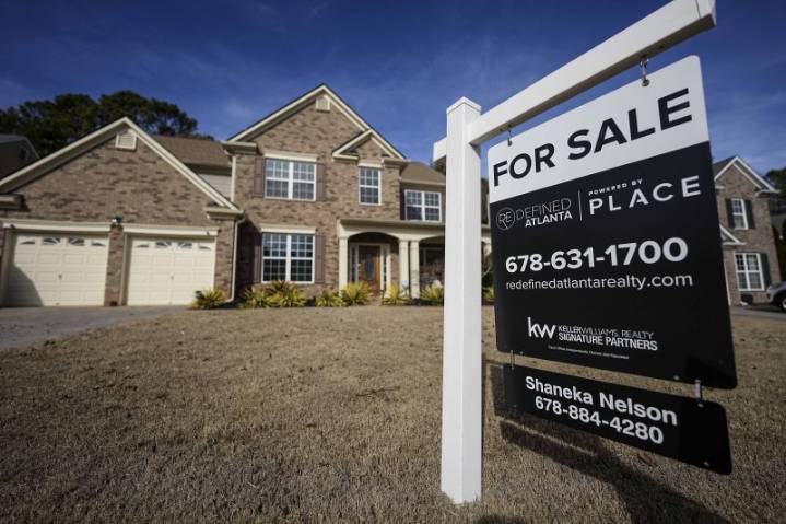 Indiana ranks high for falling mortgage rates, realtors say affordability drives the market