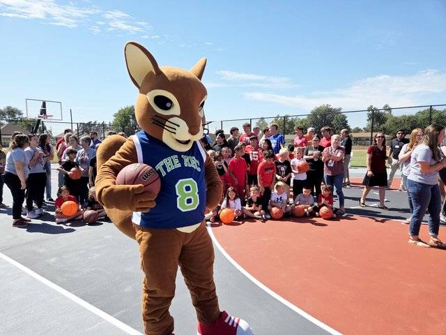 Full court press: Eisenhower Park basketball court opens