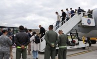 Llega el primer avión con argentinos deportados por el gobierno de Donald Trump