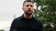 Zelenski descarta viajar a Moscú y dice que Putin "puede ir a Kiev"