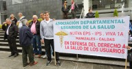 Usuarios de Nueva EPS exigen soluciones tras cierre de servicios en Manizales, esto alegaron en su sede