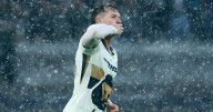 ¡Curioso! La peculiar forma en la que Efraín Juárez y Aaron Ramsey celebraron el triunfo vs Mazatlán