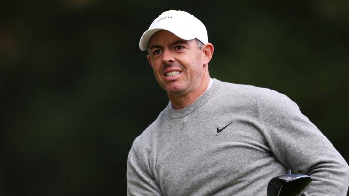Tree trouble and two doubles cost Rory McIlroy Saturday at BMW PGA Championship