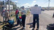 Padres de familia de Francisco I Madero bloquean la carretera Actopan