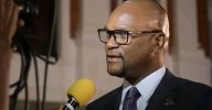 Investigan la muerte del embajador de Sudáfrica en Francia: cayó del piso 22 de un hotel en París