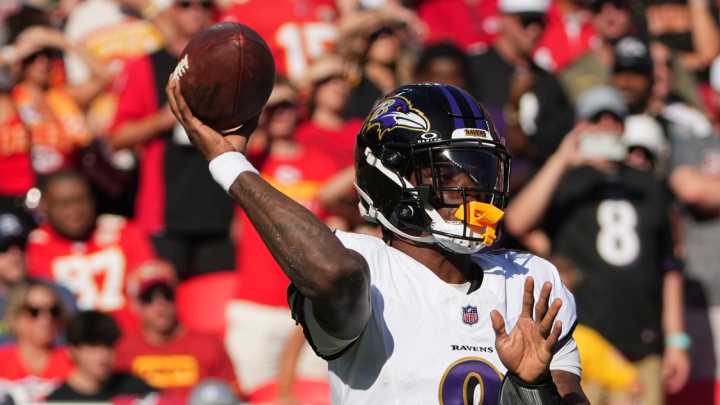 Ravens injury concerns get worse as Jackson leaves game