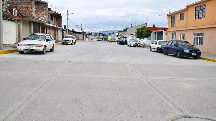 Lorena García, alcaldesa de Tulancingo, entrega obra de pavimentación en El Paraíso