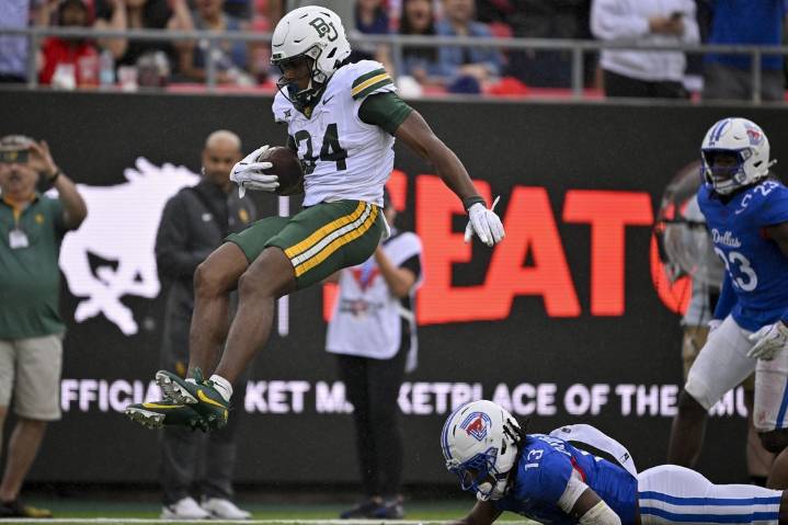 Deadspin | Baylor storms back for 2OT win over No. 17 SMU