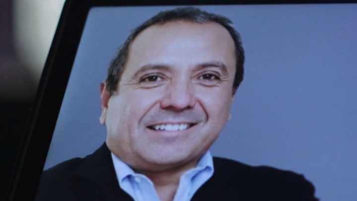 Las tres "coincidencias" que vinculan a directivo de Canal 13 con red de "trolls"