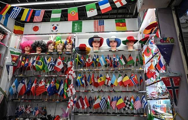 Aranceles de EU frenan producción china de artículos para Mundial 2026