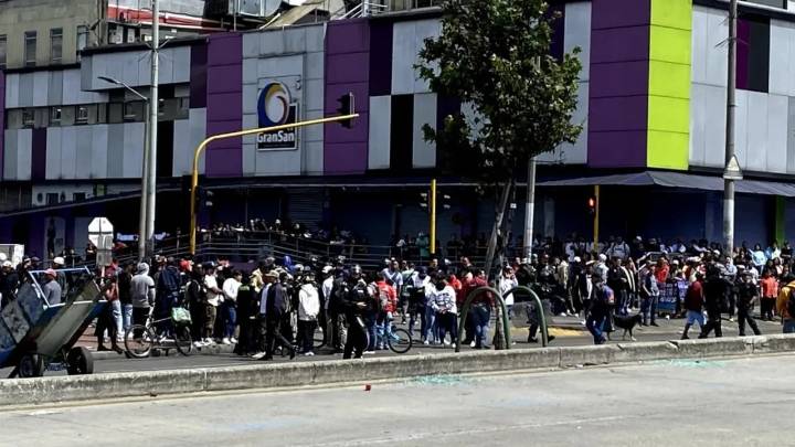 Manifestaciones generan caos cerca de San Victorino: operación de Transmilenio se ve afectada a esta hora