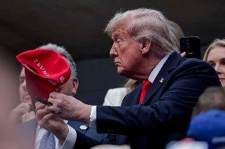 Multan a Trump con 83 mdd tras fallo de tribunal en Nueva York
