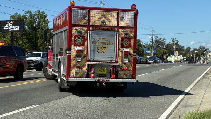 Crash kills one man, injures another at SS Blvd. near 25th Ave.