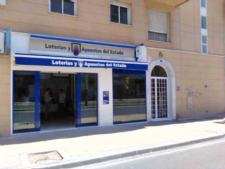 La Primitiva y la Lotería Nacional dejan premios en la capital y en Linares
