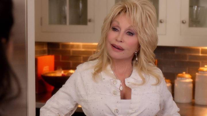 Dolly Parton’s Health Challenges Force Her to Postpone Her Vegas Residency