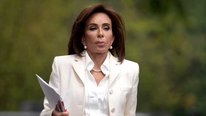 Prosecutors drop federal case against woman accused of threatening to kill Trump