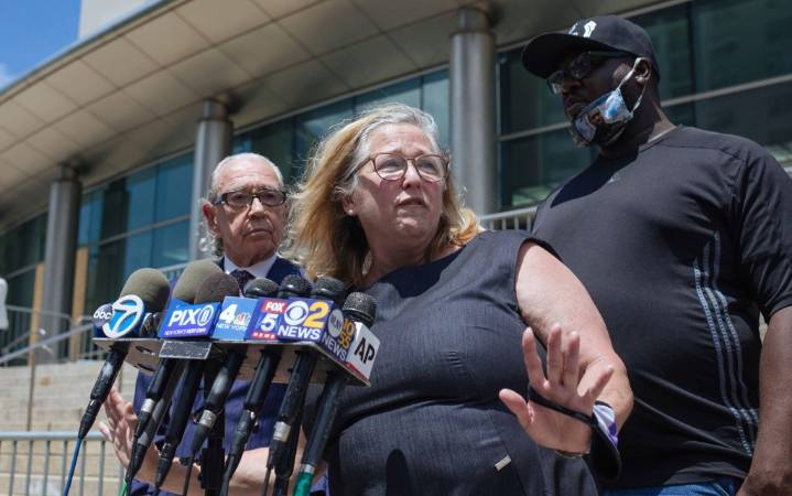 Queens Defenders founder Lori Zeno, accused of ripping off the organization, tried again: feds