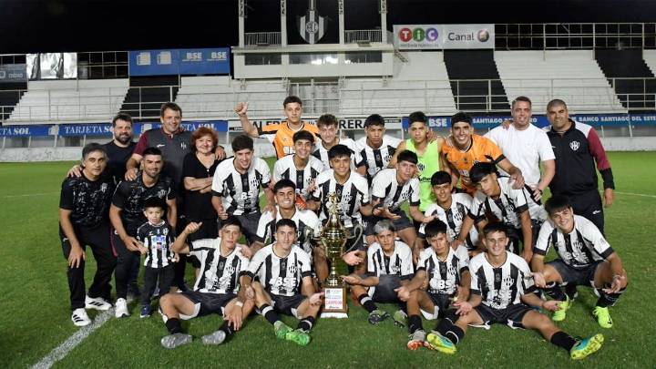 Central Córdoba volvió a festejar ante Central Argentino y se consagró campeón en Reserva