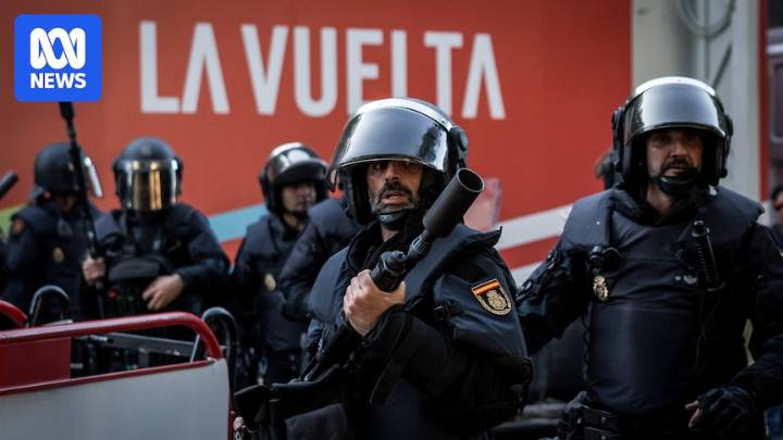 Spanish prime minister calls for Israel to be banned from sport after La Vuelta a España finale called off