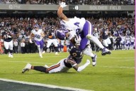 J.J. McCarthy comes on strong down stretch in debut as Vikings beat Bears 27