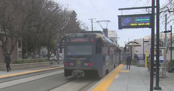 Elk Grove community meeting weighs hopes, concerns with light rail expansion