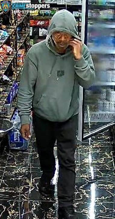 Gunman punches store worker during Jerome Avenue robbery before fleeing