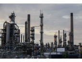 Imperial Oil to Cut 20% of Workforce as Crude Prices Drop