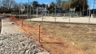 El Jagüel: avanza la obra de renovación de la plaza Alfonsina Storni