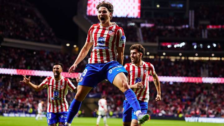 Simeone hails Atlético's 'best player' Álvarez after hat trick