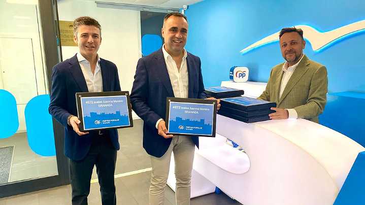 El PP de Granada presenta más de 4.700 avales a favor de Juanma Moreno como presidente del PP