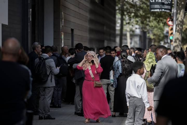 La Luz del Mundo, investigada en Estados Unidos, celebra su gran misa en Barcelona: “Nos llaman secta porque somos diferentes”