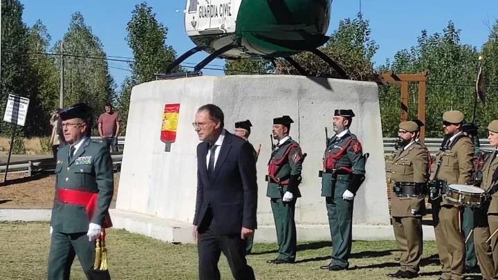 Homenajean a tres guardias civiles leoneses muertos en un rescate de montaña en el pico de la Polinosa