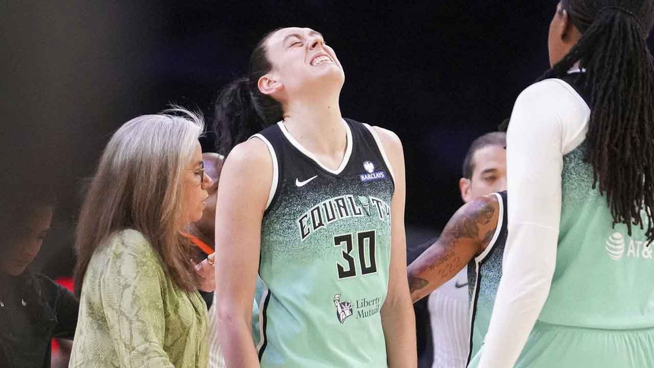 Liberty’s Breanna Stewart plans to play Game 2 vs. Mercury despite knee scare